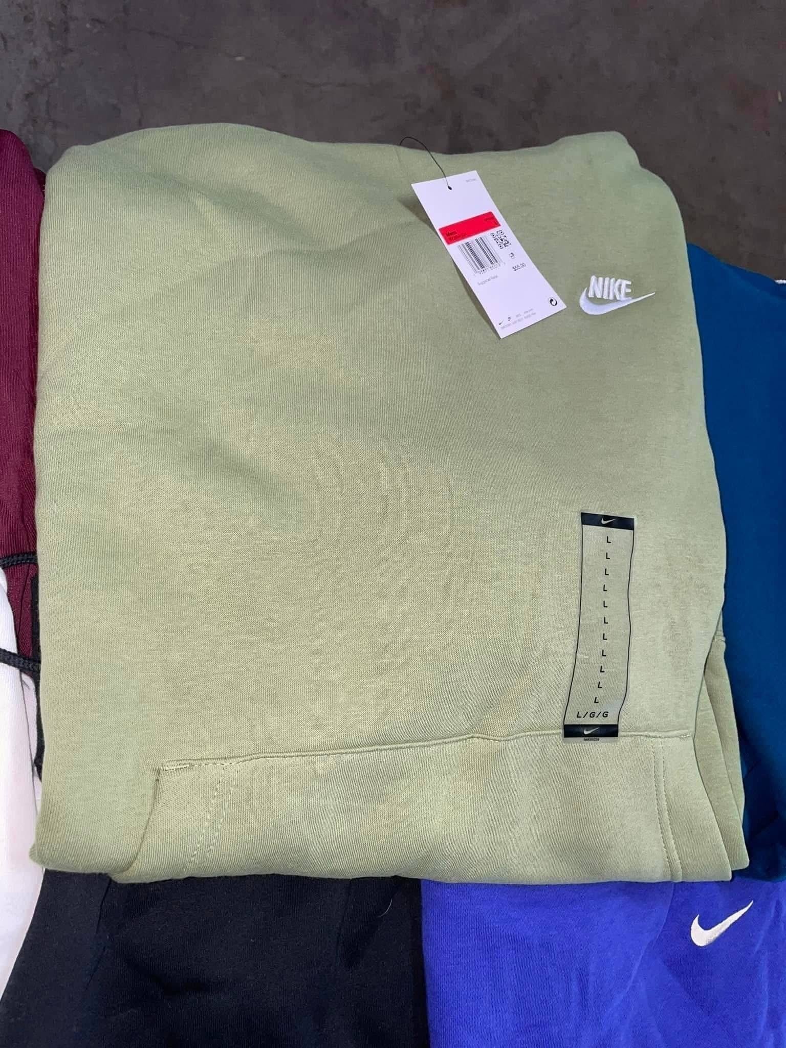 Wholesale Nike Clothing - Image 10