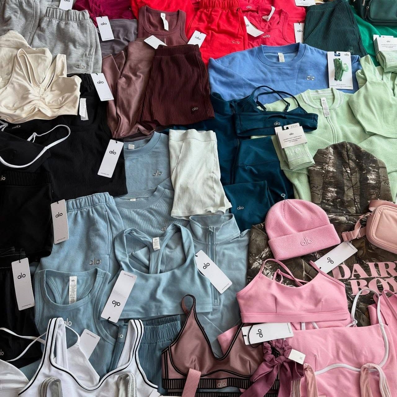 Alo Yoga Women Clothes Pallets - Image 4