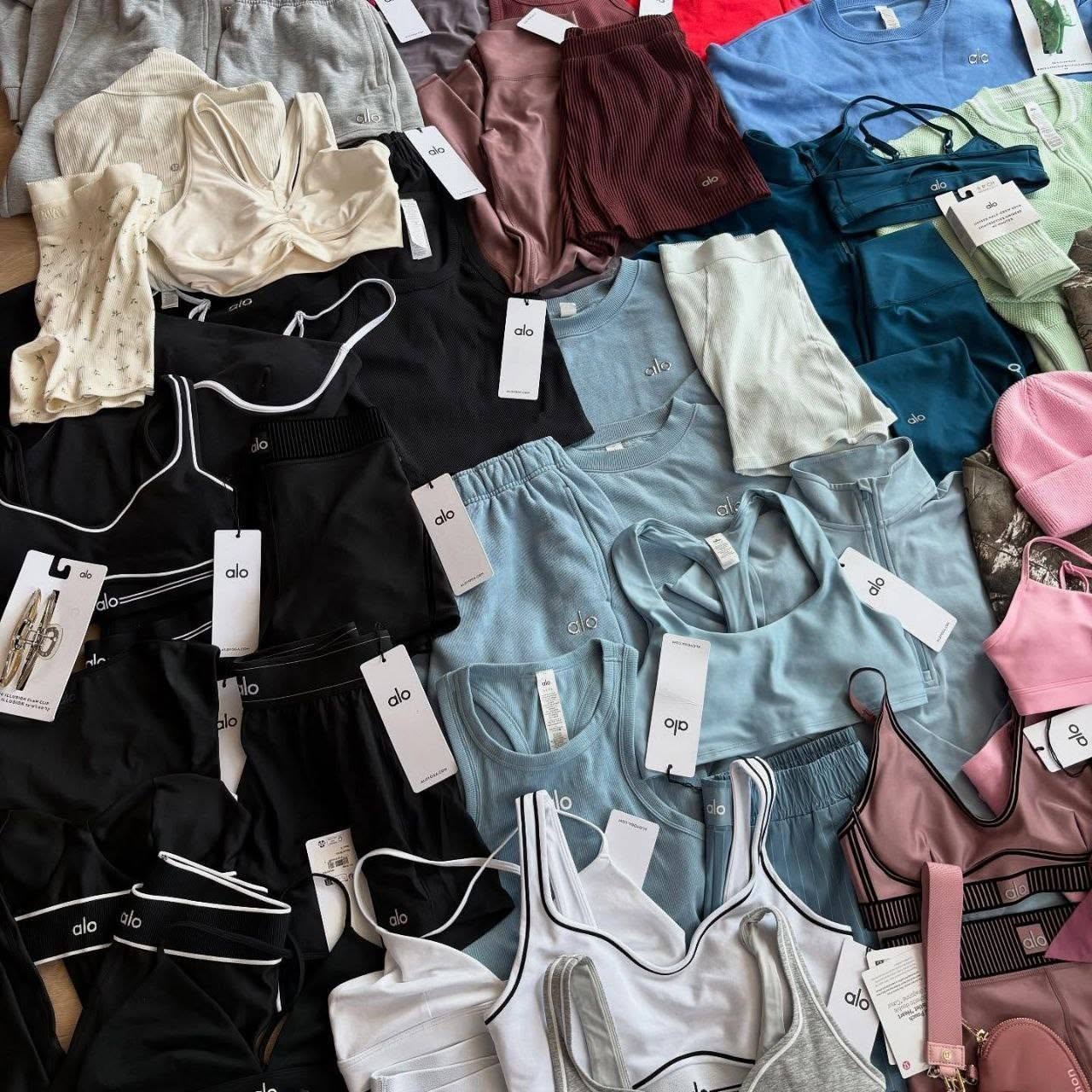 Alo Yoga Women Clothes Pallets - Image 3