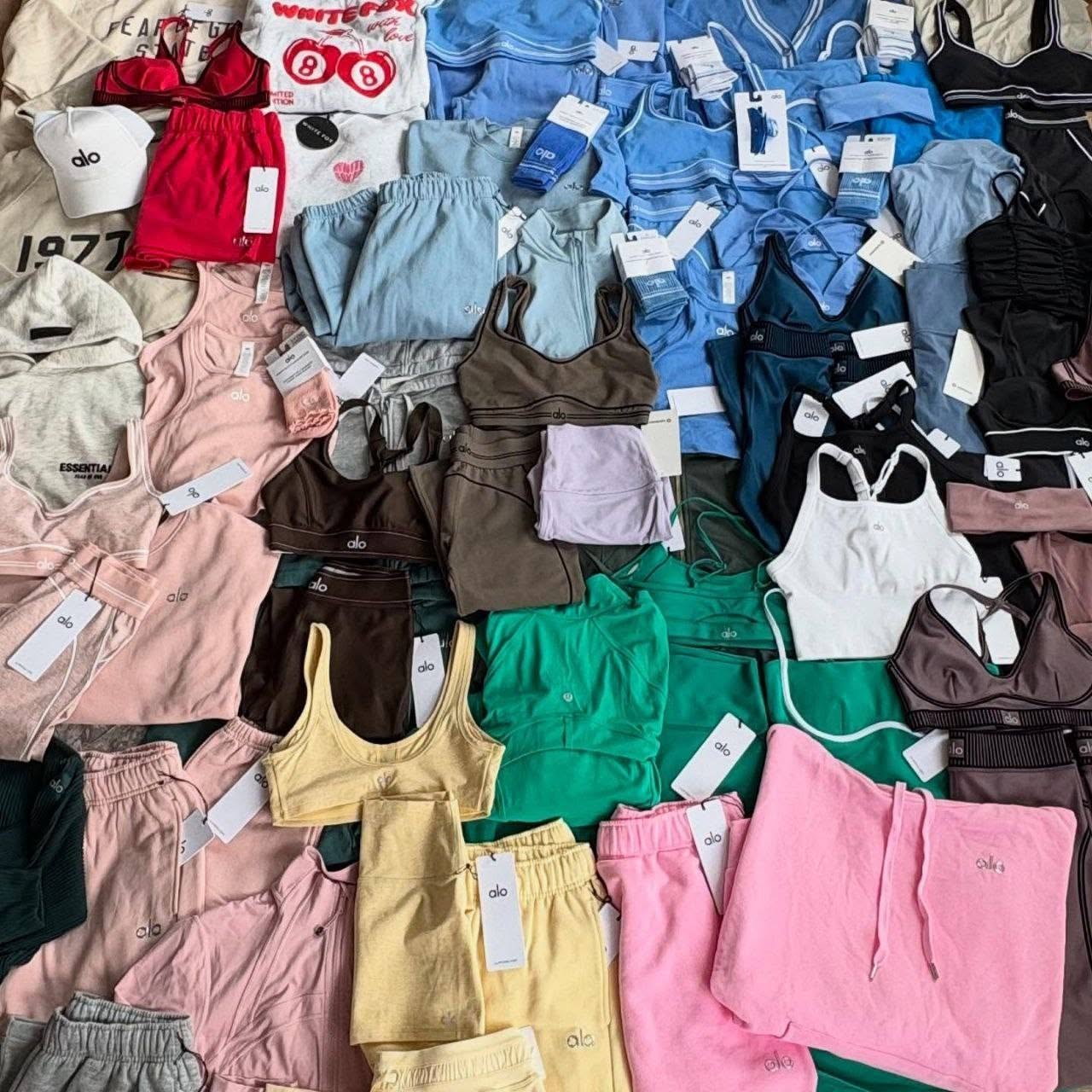 Alo Yoga Women Clothes Pallets - Image 2