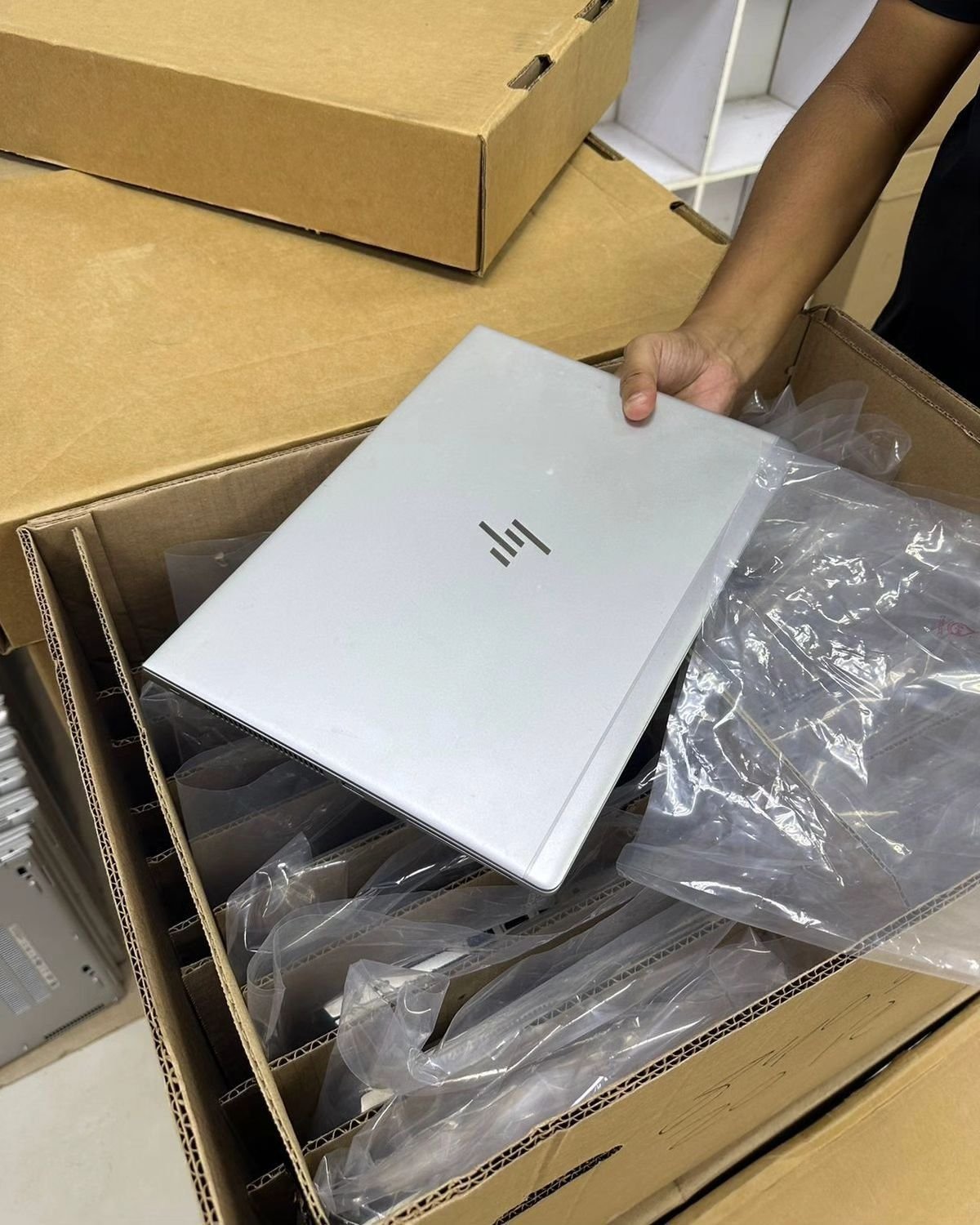HP EliteBook Laptop Wholesale - Image 2