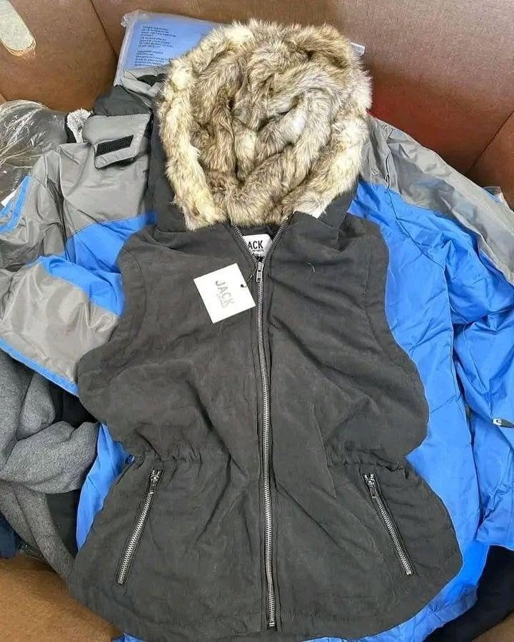 Wholesale Jackets Liquidation Pallets - Image 4