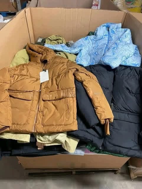 Wholesale Jackets Liquidation Pallets - Image 11